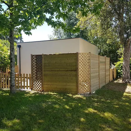 בית נופש Au Petit Manoir Montbert