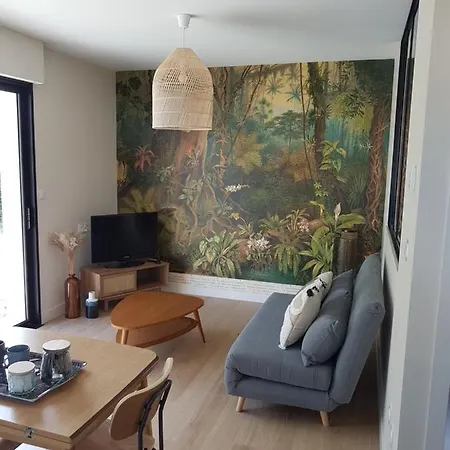 Au Petit Manoir Holiday home Montbert