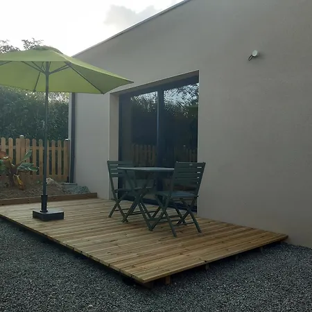 Au Petit Manoir Montbert