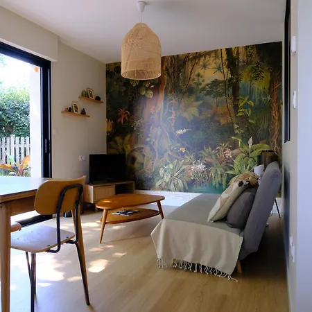 בית נופש Au Petit Manoir Montbert