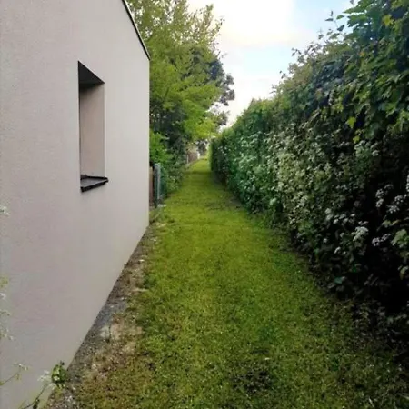 Holiday home Au Petit Manoir Montbert